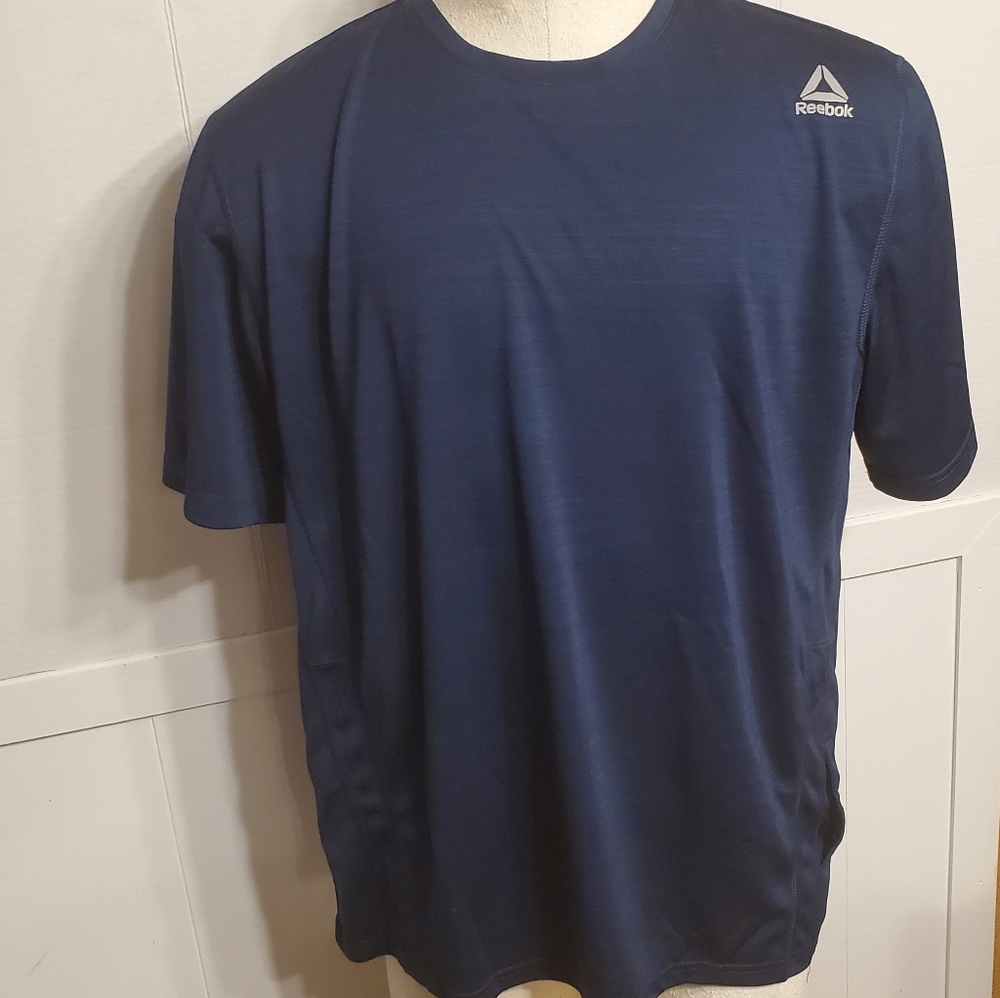 🦨Reebok Speedwick shirt athletic XL